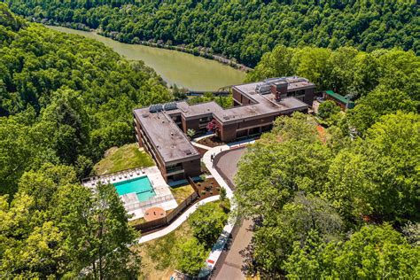 hawks nest state park lodge