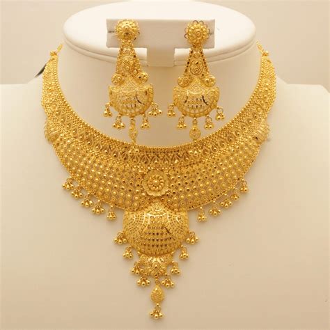 heavy gold necklace design