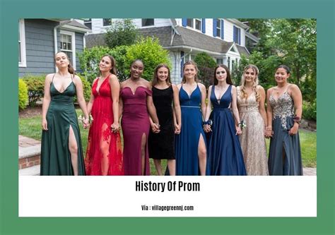 history of the prom