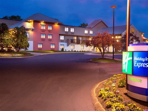 holiday inn express airport nashville