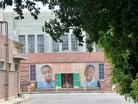 hollywood abbott elementary sign