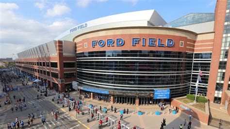 hotels close to ford field detroit michigan