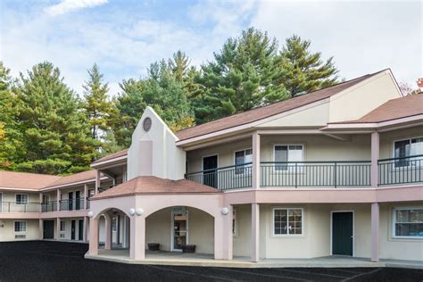 hotels near lenox ma