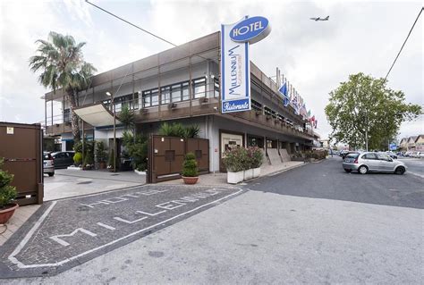 hotels near naples airport