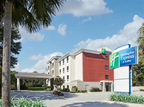 hotels near pensacola naval base