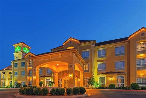 hotels near quail springs mall okc