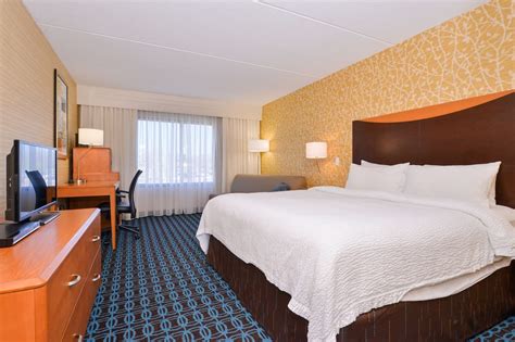 hotels near rochester airport