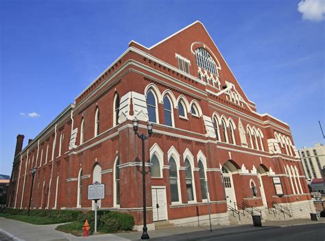 hotels near ryman auditorium nashville tn