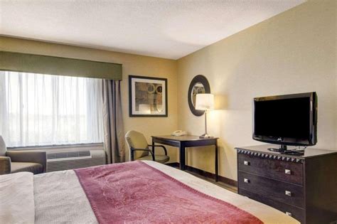 hotels near tufts university boston