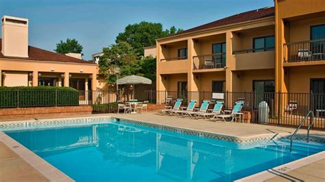 hotels near university of richmond