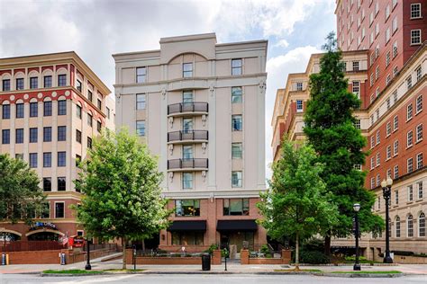 hotels on peachtree street