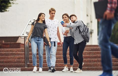 how long does it take to get 60 college credits