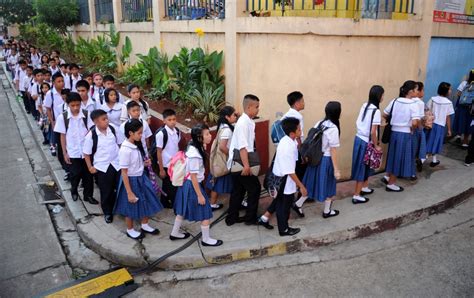 how long is a school day in the philippines