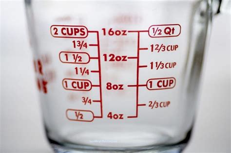 how many cups in two quarts