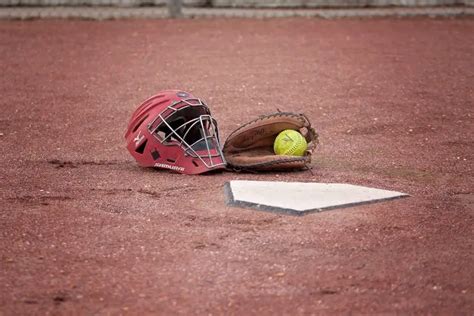 how much does it cost to play softball