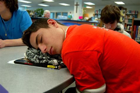 how not to fall asleep in class