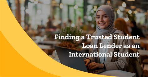 Infographic illustrating the steps to choose a smart student loan lender