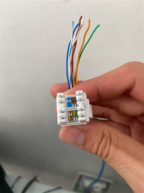 how to connect keystone jack Reader