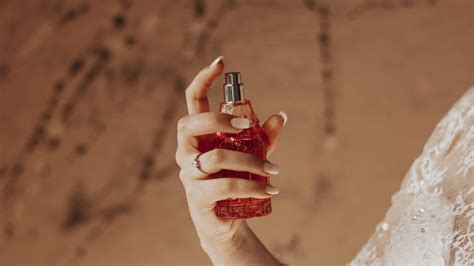 how to get rid of the smell of perfume