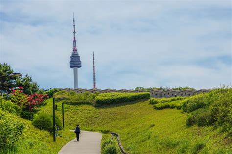 how to get to namsan tower