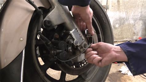 how to remove front forks on gl1200 Epub