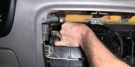 how to replace 2003 toyota 4runner heater blend actuator Reader