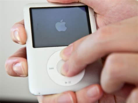 how to reset first generation ipod nano Reader