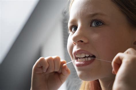 step by step flossing guide for beginners starting for the first time