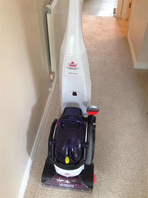 how to use a bissell lift off carpet cleaner PDF