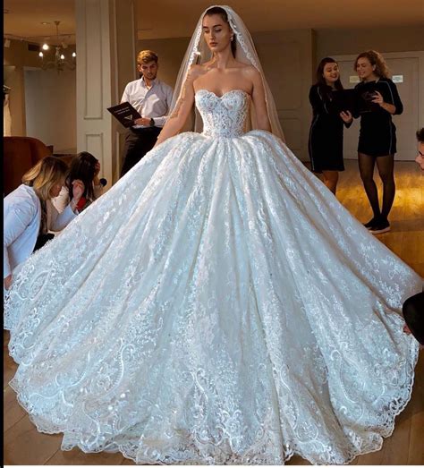 huge wedding dresses