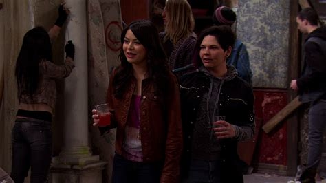 iCarly - Season 5 - Episode 11: iRescue Carly