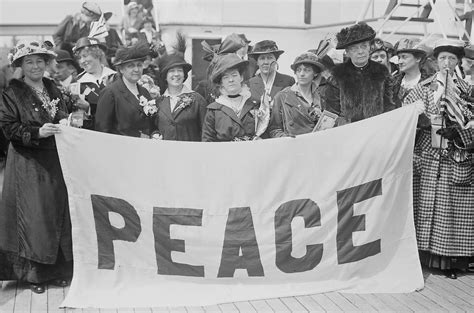 images of women in peace and war images of women in peace and war PDF