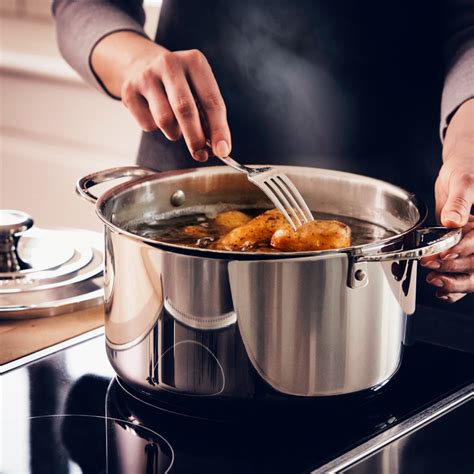 induction cooktop le creuset