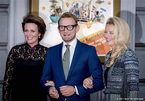 ingesprek met prins bernard PDF