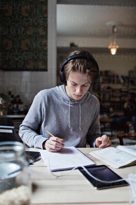 is listening music while studying good