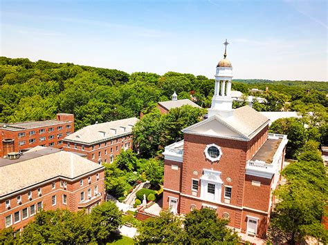 is manhattan university a good school