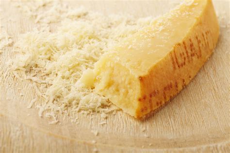 is parmigiano reggiano the same as parmesan cheese