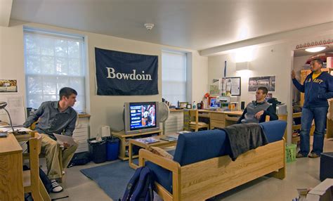 is there a microwave in the dorms bowdoin