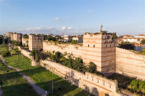 istanbul walls