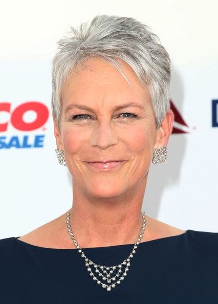 jamie lee curtis wig