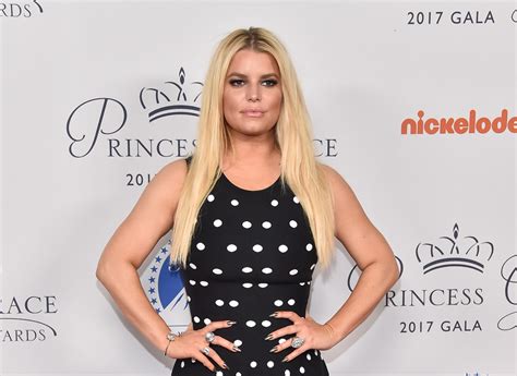 jessica simpson height