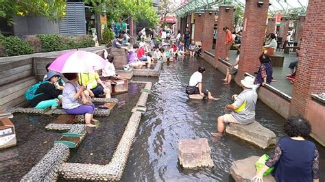 jiaoxi hot spring park