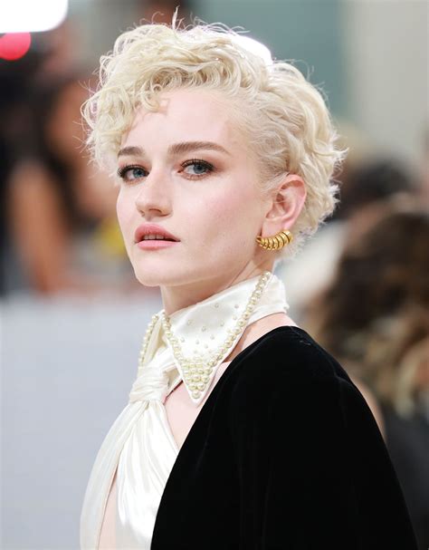 julia garner movies