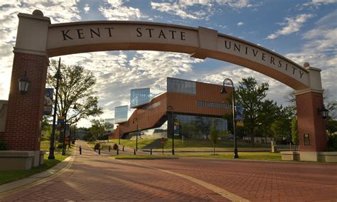 kent state who is required to live on campus