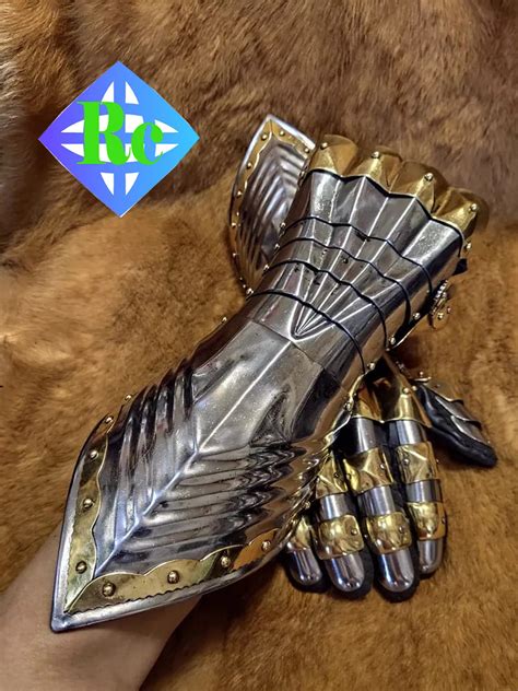 knight gauntlets