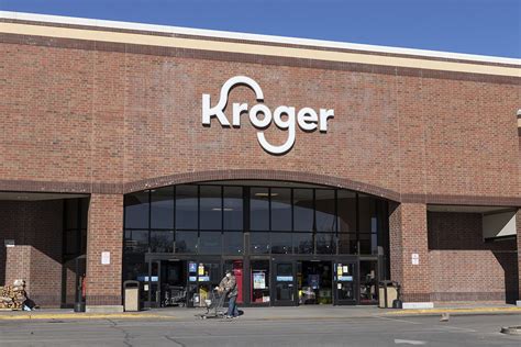 kroger holiday hours 2023