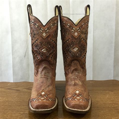 ladies square toe cowboy boots