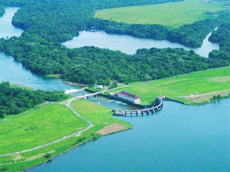 lago gatun en panama