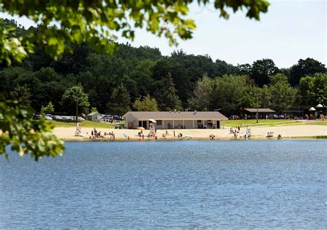 lake mohegan