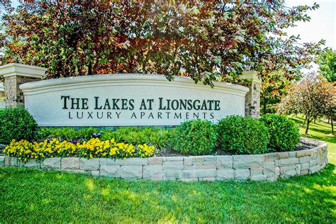 lakes at lionsgate overland park